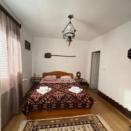 Гостевой дом Casa Pe Valea Hartibaciului Barcut Экстерьер фото